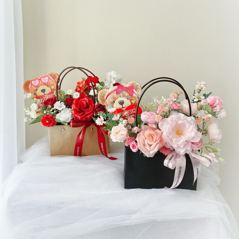 

Dandelion Secret Silverqueen Bear Blooming bag hampers valentine snack bloom box / kado ultah wisuda wedding anniversary Echiiglo florist