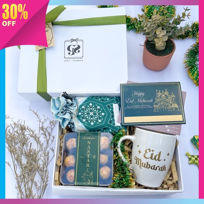 

Hadiah Anniversary Valentine Lebaran Idul Fitri Kekinian / Hampers Ramadhan / Hampers Lebaran / Kue Nastar / Sajadah Travel / Hampers Hard Box