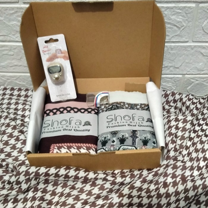 

[Best]PROMO HAMPERS HIJAB MOTIF DENAY GIFTBOX BIRTHDAY KADO ULTAH IBU GURU - Paket DenayMM01