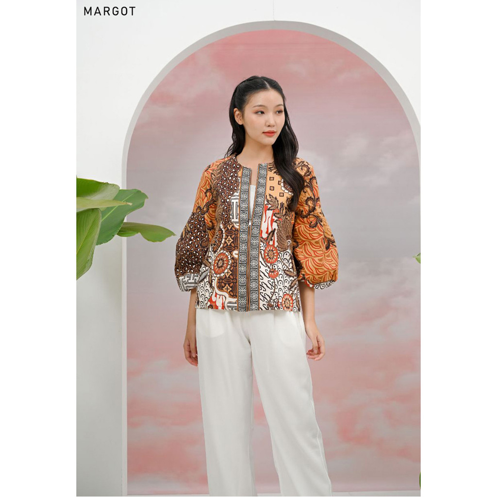 Evercloth Margot Jaket Bomber Batik Wanita Tangan Balon Outer Blazer Batik Resleting Puff Luaran Ves