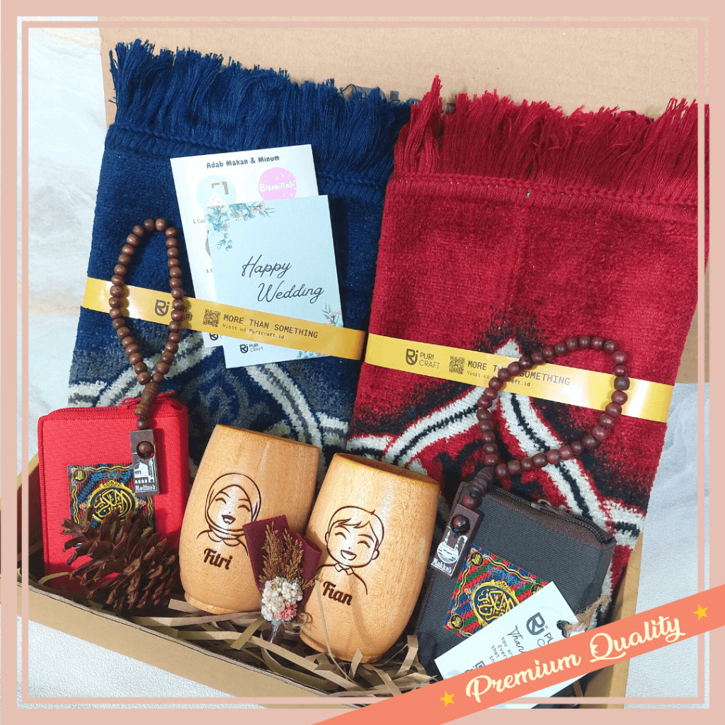 

Hampers WIsuda Idul Fitri Unik Murah Kado BUat Pacar Gebetan / KAJANG COUPLE Series / FREE UKIR / Hampers Nikahan / Kado Pernikahan / Hampers Couple / Hampers Wedding / Kado Sajadah / Kado Wedding