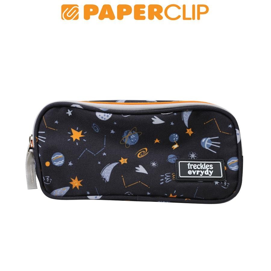 

TEMPAT PENSIL / PEN CASE KAIN FRECKLES