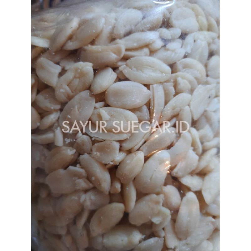 

kacang kenari 250 gram
