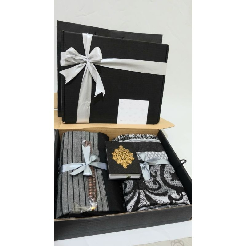 

hampers cowok muslim/kado cowok /kado ulang tahun/kado wisuda/kado pernikahan/kado anniversary/kado khitan/souvenir haji/souvenir umroh/ Baru Mewah