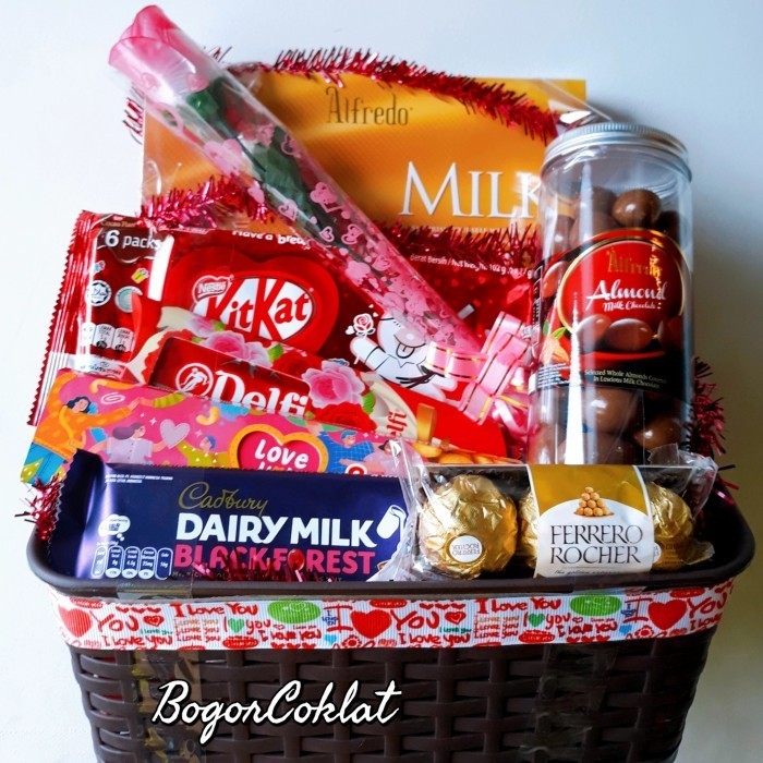 

Hampers Valentine Full Coklat + Bunga Mawar SLK