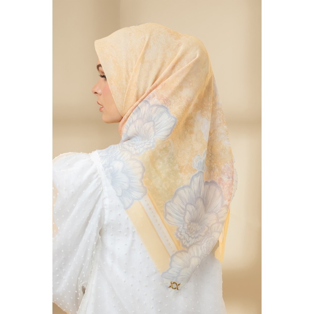 Wearing Klamby | Lariangi Scarf Premium Voal - Dandelion