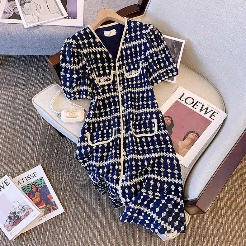 Female Xiaoxiangfeng Slim V-neck Dress