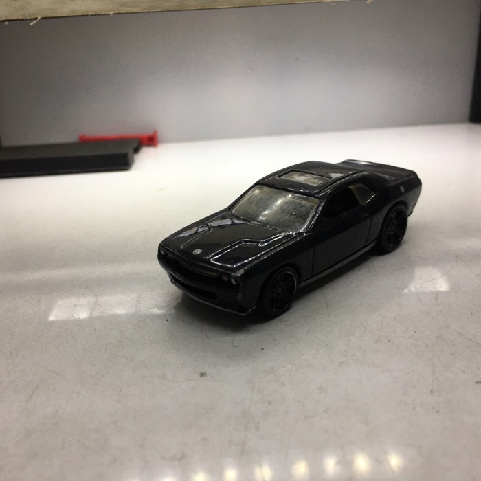 hotwheels 08 dodge challenger srt8 diecast loose junk 12B -OS25