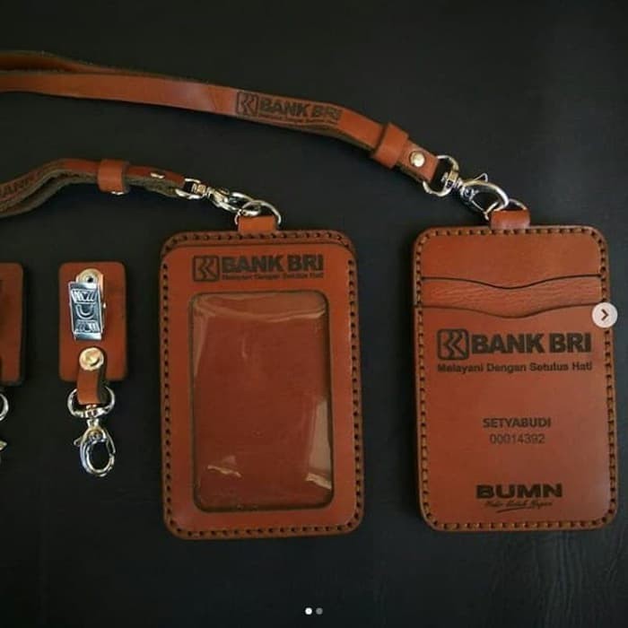 

Name Tag Kulit Bank BRI Kulit Sapi Asli Costum Nama/Logo - Cokelat Muda
