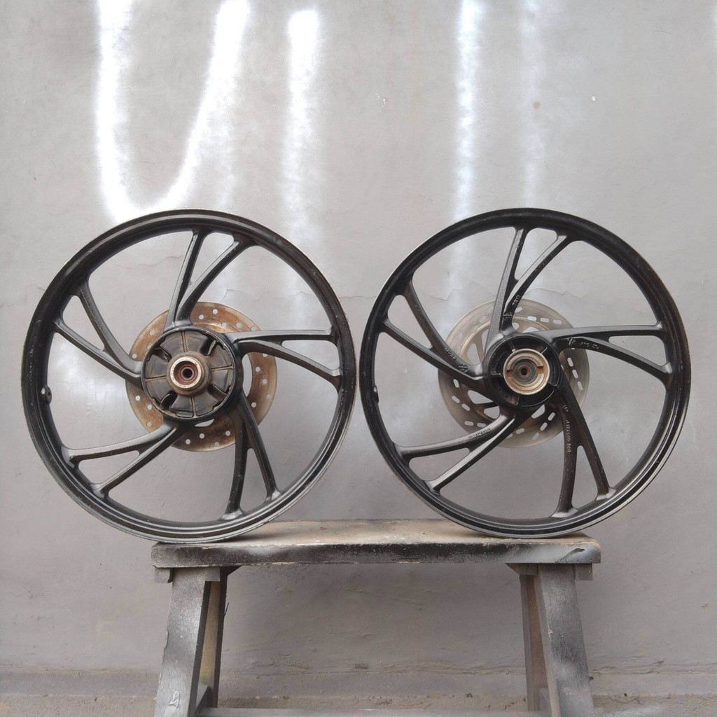 VELG RACING SUZUKI AXELO DOBLE DISK DEPAN BELAKANG VELG PELEK SUZUKI AXELO 125 SEKEN ORI COPOTAN