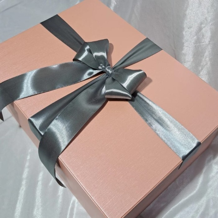 

kotak kado gift box + 30x20x20 cm + berpita - Pink