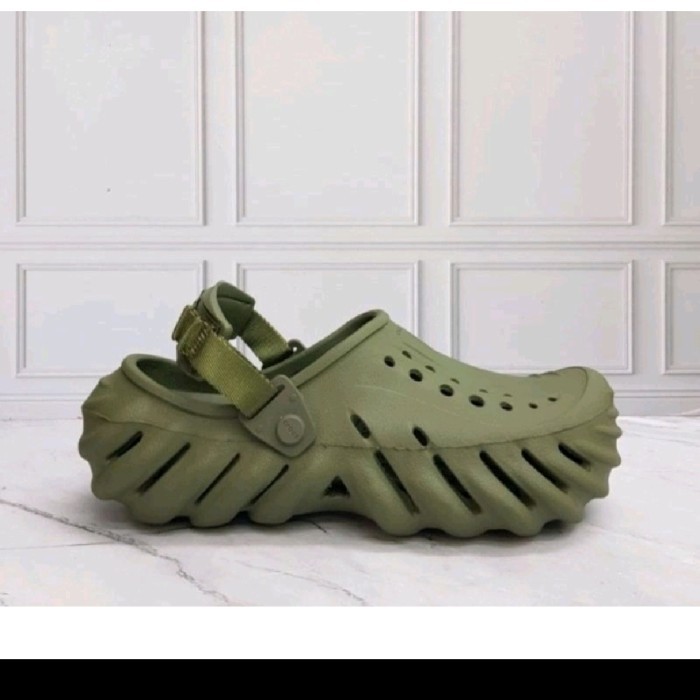 Crocs Clog Echo / Sandal Crocs Echo Unisex / Crocs pria - Putih, 37