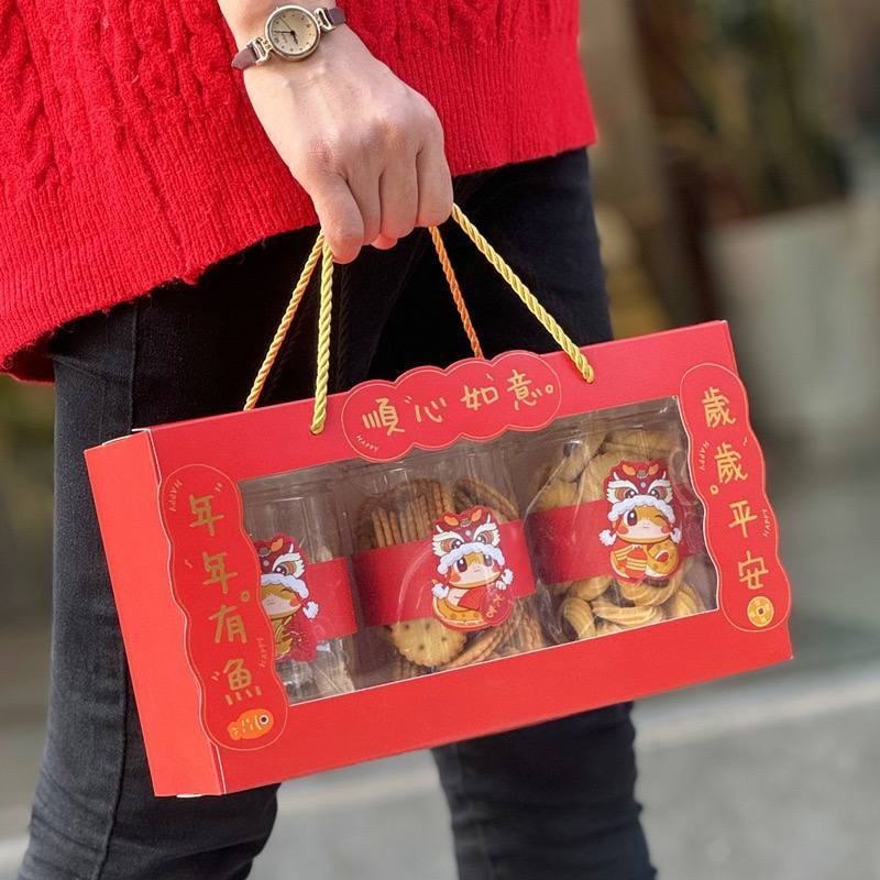 

2025 SNAKE YEAR CHINESE NEW YEAR HAMPERS PAPER BAG/PARCEL TOPLES GOODIE BAG CNY/PAPERABAG IDE HAMPERS IMLEK