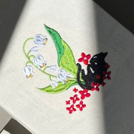 

KYUB Undated Planner with Embroidery Cover A5 Cats in the Garden - Kuning