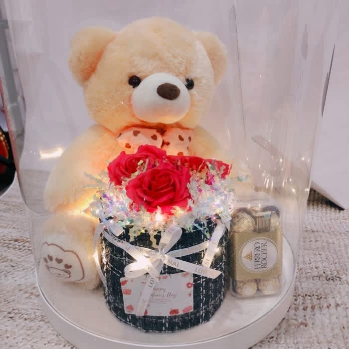 

BARBIE GIFT Bloombox Bunga LOVE Boneka - Coklat Valentine - GB003