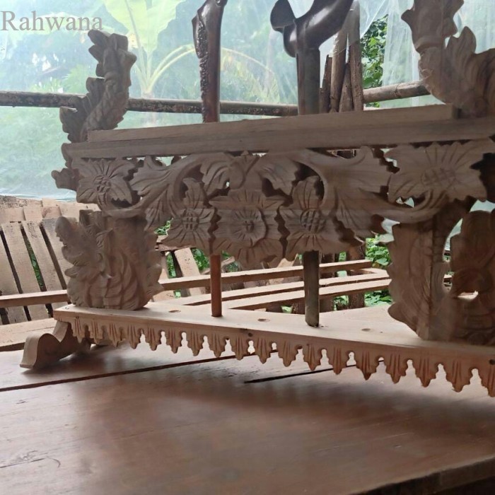 

jagrak keris isi 5 mentah kayu jati ukir naga antik