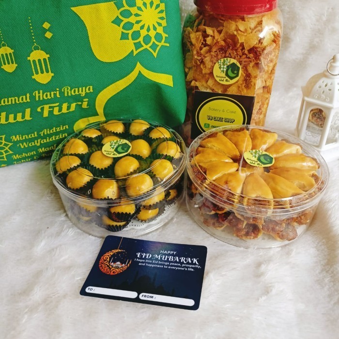 

NEW | Parcel idul Fitri paket nastar + keripik kentang ebi lebaran