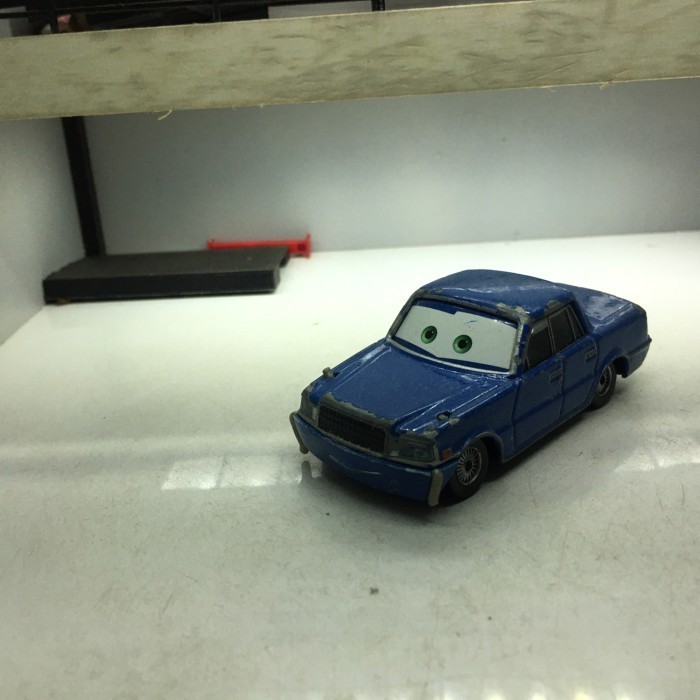Diecast disney cars loose junk 12B -OS25