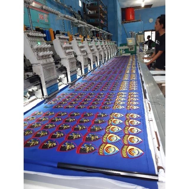 

Bordir atribut/bet/logo emblem dasar benang kelas sis siswi sekolah grosir murah berkualitas Terbaru Nama dada Sekolah Bordir Nama Custom bordir bordir bordir