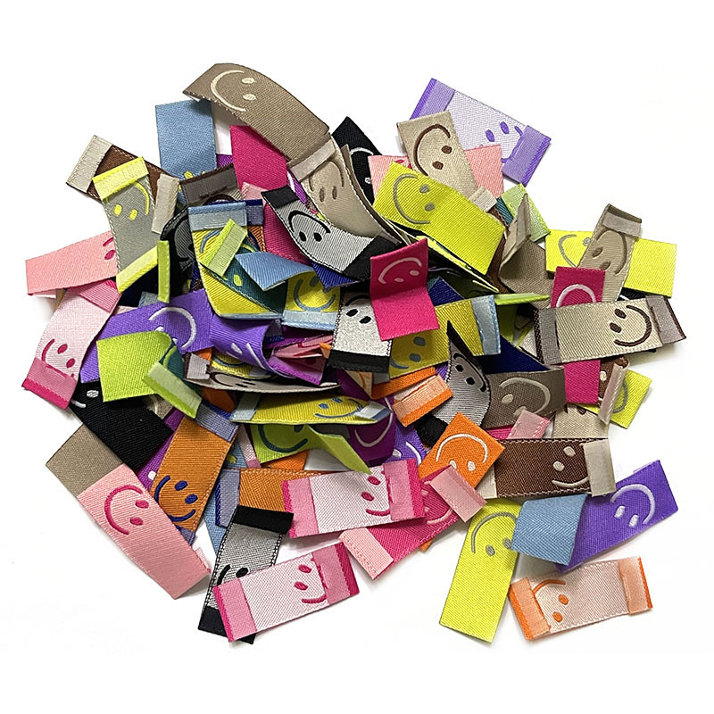

50Pcs 11Colors Smile Embroidery Labels For Handmade Garment Tags Kids Clothes Care Bags DIY Supplies Sewing Accessories 1.5x4cm