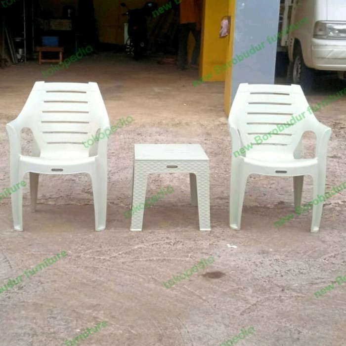 kursi santai plastik napolly putih - 2kursi+1meja