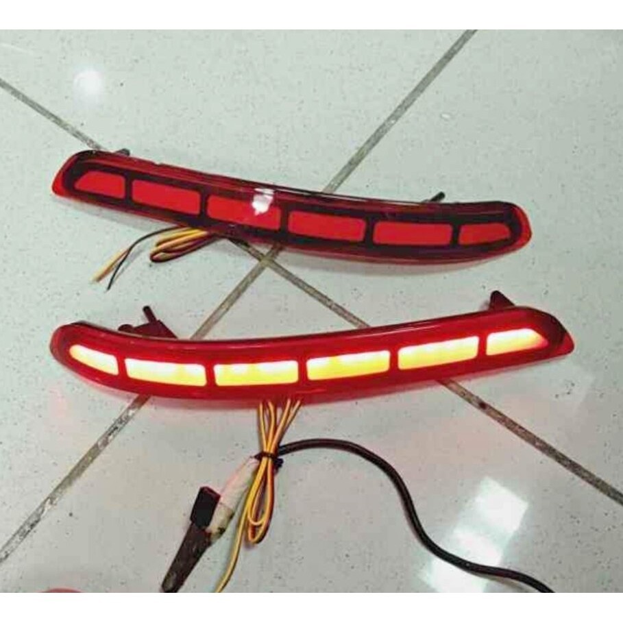 Lampu Reflektor Bumper Belakang Mobil Toyota Innova Reborn 2016-2021