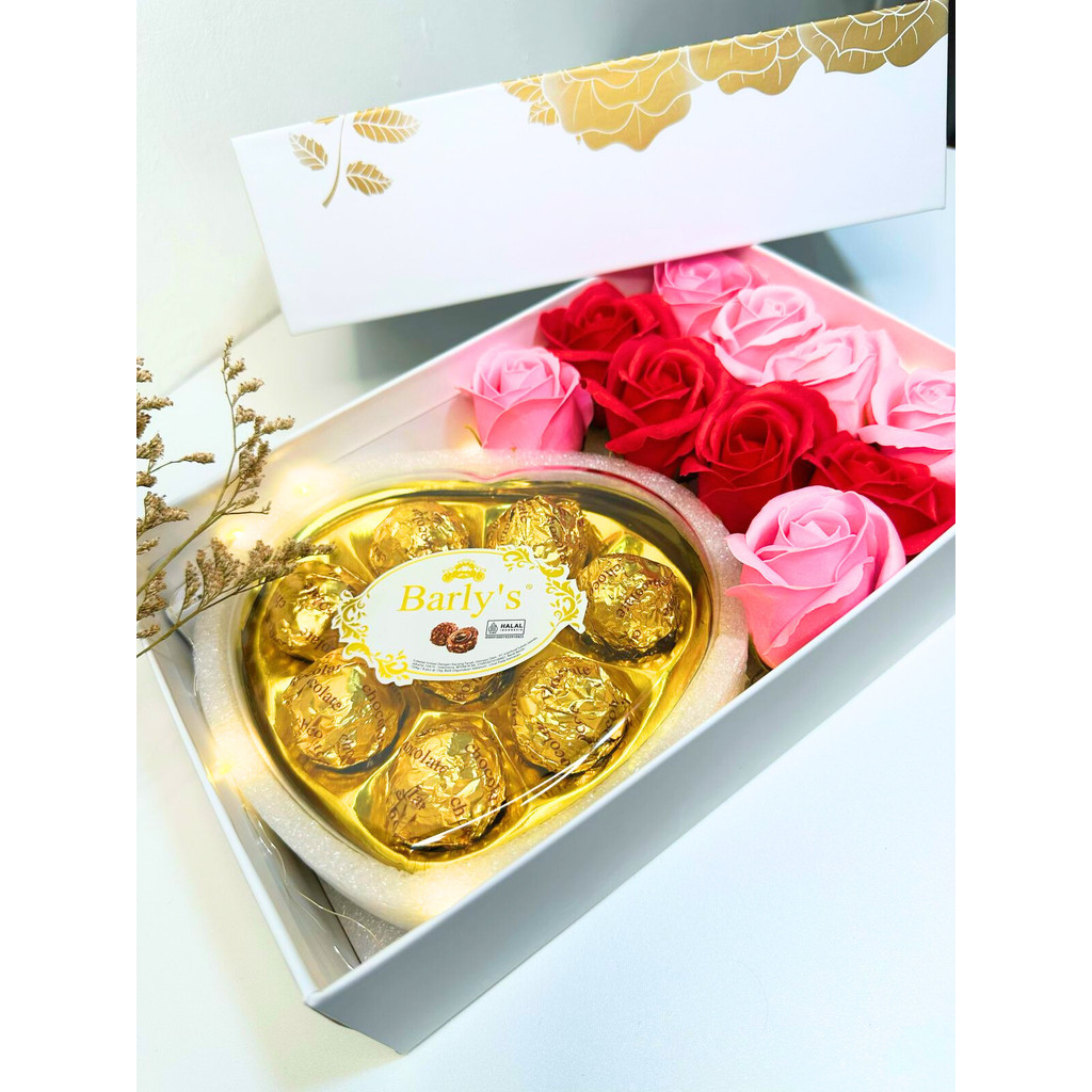 

Hampers Kado Spesial untuk Ulang Tahun Wisuda Paket Istimewa Cokelat Bunga