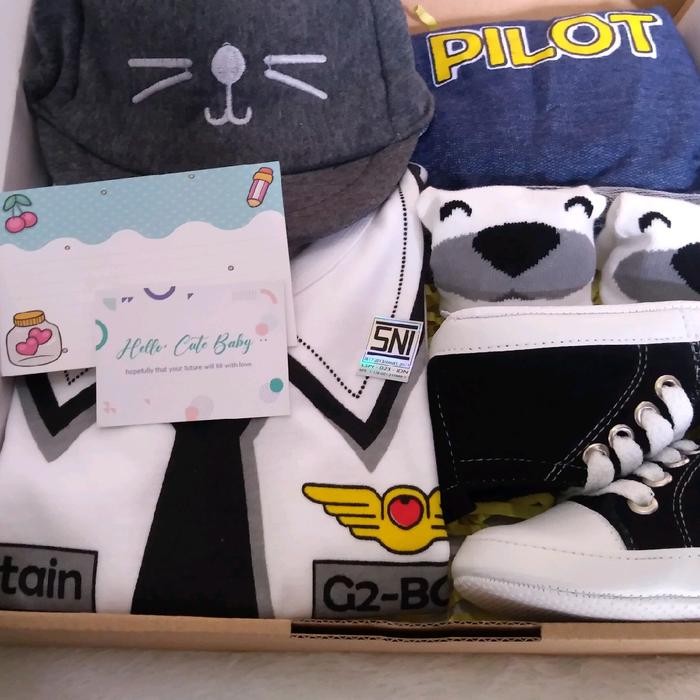 

[New Arrival]Promo!!! hampers bayi laki laki premium paket lengkap dan hemat / kado kelahiran bayi cowok / baby gift set boy Katun Nyaman - pilot lengkap