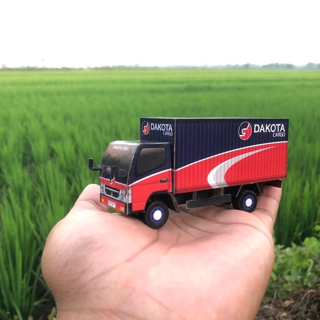 Miniatur Truk Ekspedisi Dakota Box Canter