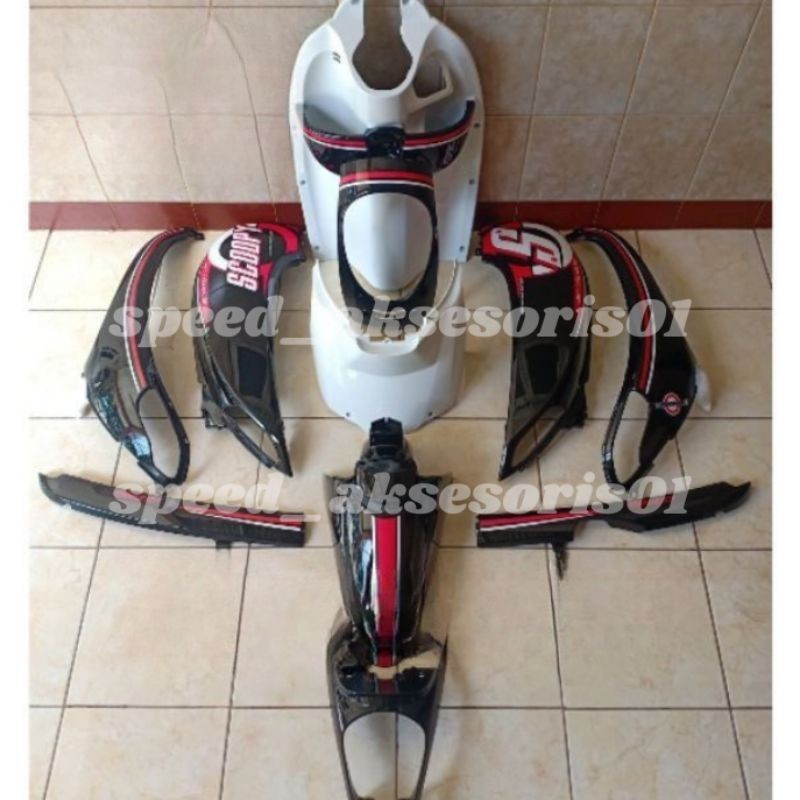 COVER FULL BODY HALUS HONDA SCOOPY FI 2013 - 2016 WARNA HITAM PUTIH