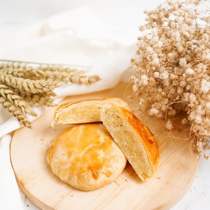 

Pia Bogor by de Paris Keju Cheese (lebih enak dari bakpia jogja/bali)