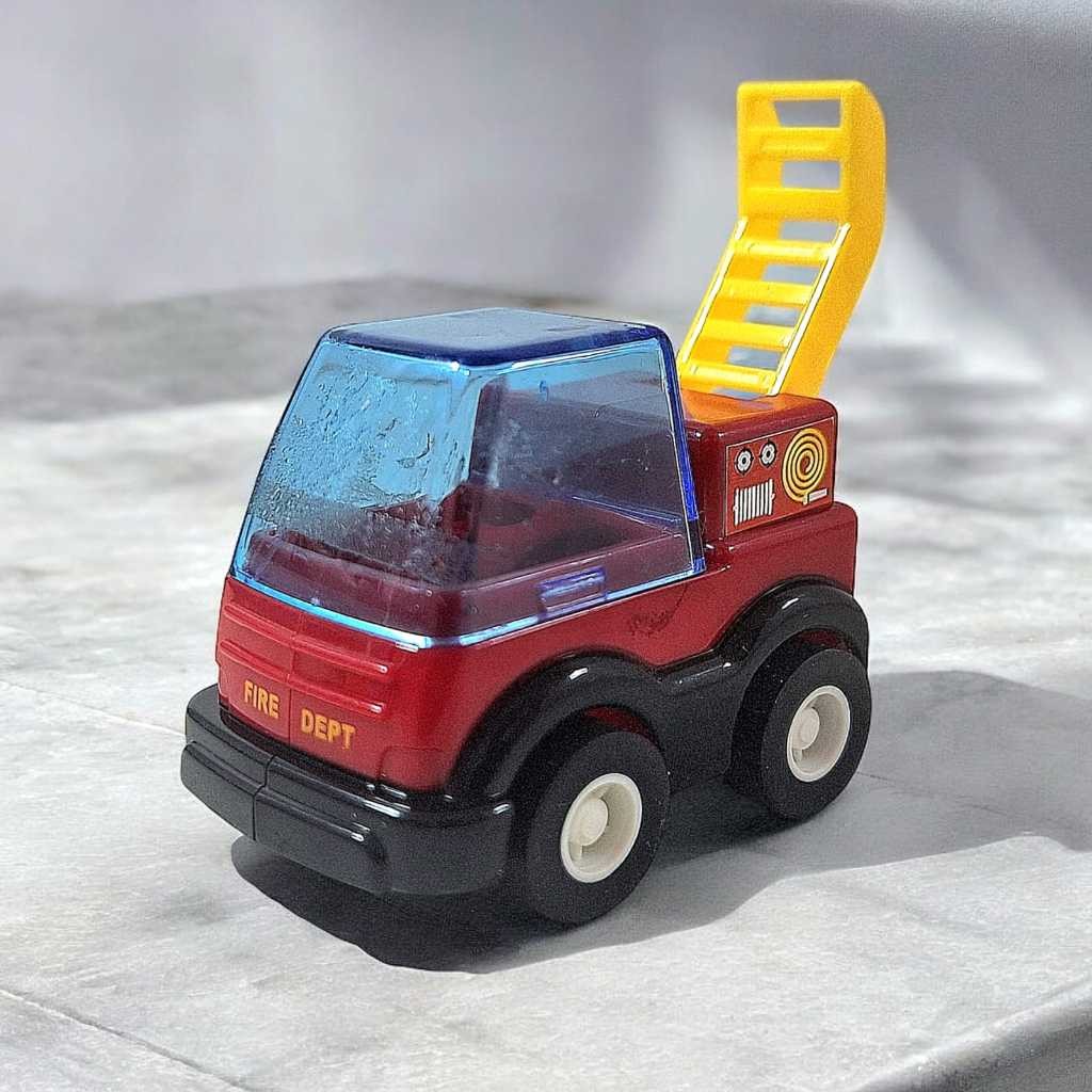 

Alat Tulis Murah Rautan Plastik Satuan - Premium Edition - SFO Semarang Official