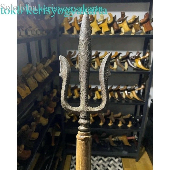 

tombak buana keleng bonus gagang tombah ukuran 40 cm harga 150 ribu antik