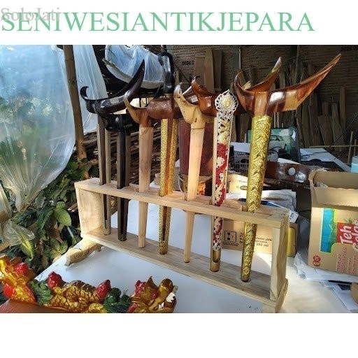 

GROSIR Jagrak keris minimalis garapan alus bahan full jati Isi 7 antik