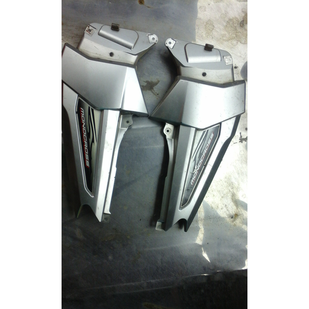 Body Samping Byson Old (Tutup Accu)