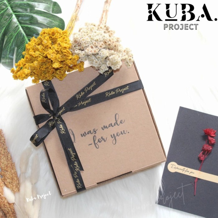 

Hampers Hijab / Parcel Ramadhan / Gift Box / Hampers Lebaran Hijab - Paket Silver A, Eid Mubarak