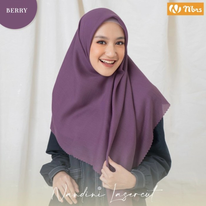 Nibras Hijab Nandini Lasercut Warna Ungu Berry Jilbab Segiempat Polos - Ungu Berry