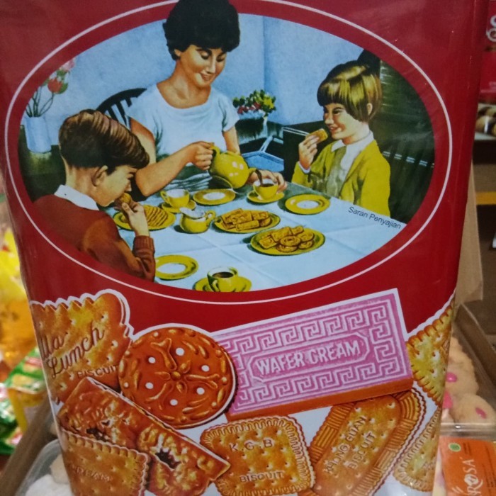 

[Dijual]Biscuit Khong Guan kaleng segi 1600gramTerlaris