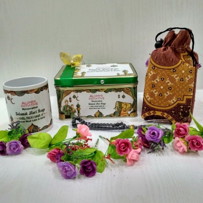 

[New Arrival Hampers sajadah mug tasbih dan kotak kaleng