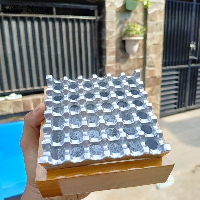 Asbak Rokok Aluminium Model kotak hole 36 dengan frame Kayu Jati - Silver LS2