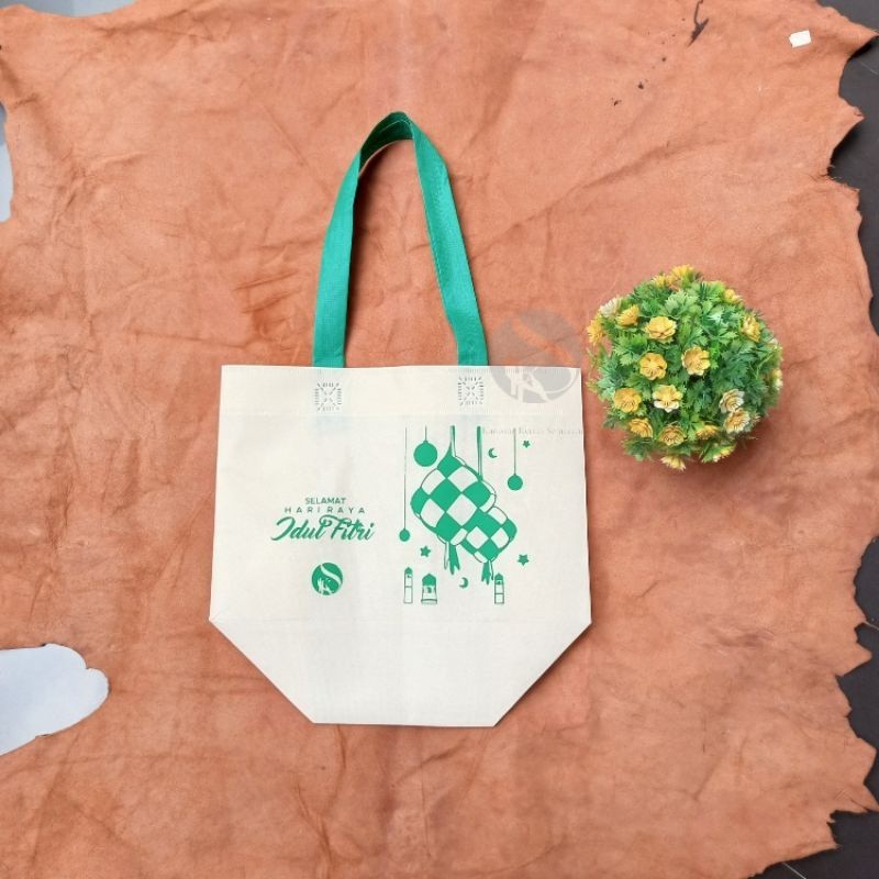 

Tas Spunbond SOS Box 25x15x15 30x15x20 tas spunbon/kain brownies/hampers/lebaran/idulfitri/ IEd Mubarak