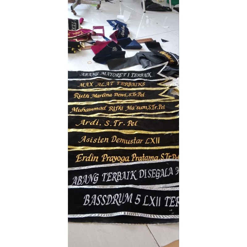 SELEMPANG WISUDA BORDIR BLUDRU CUSTOM( 1 HARI JADI) Selempang Wisuda