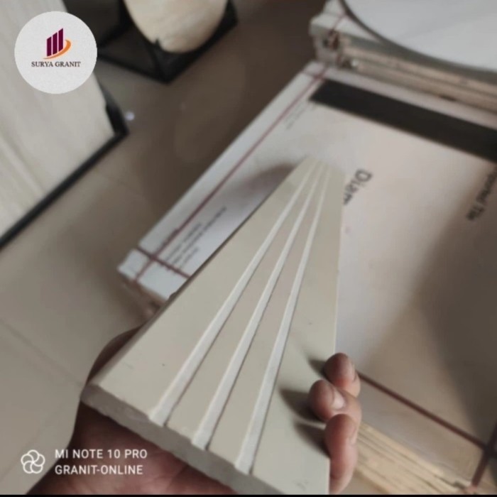 GRANIT LIST PLINT STEPNOSUNG 10X60 LIST DINDING