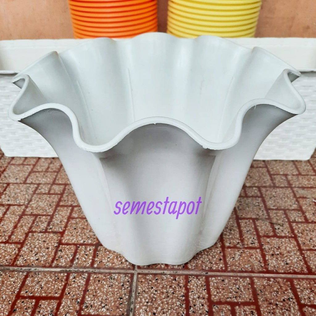 6 PCS Pot Primadona 35 Putih Setengah Lusin Pot Plastik Bunga Tanaman