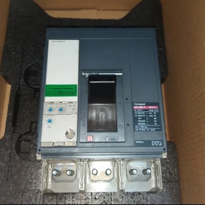 MCCB SCHNEIDER NS1250H 3P 1250A 70KA MANUAL SCHNEIDER ORIGINAL