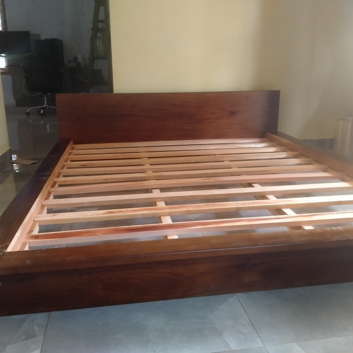 GFJ dipan kayu ukuran 180x200 tanpa headboard