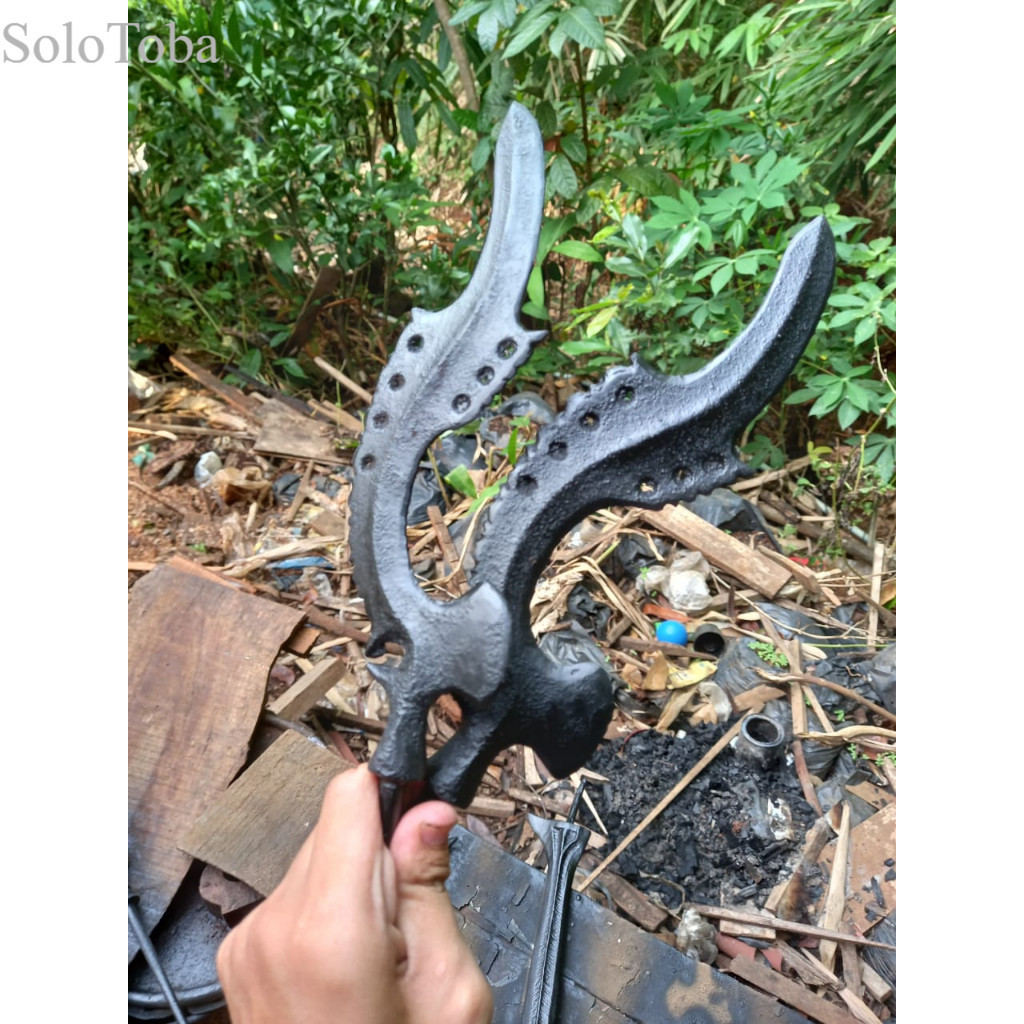 

kujang pamengkang bkn sengkelat keleng kamarogan larmongo megantoro antik