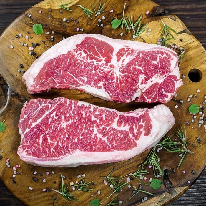 

Beef Wagyu Sirloin MB 3+ - 100gram