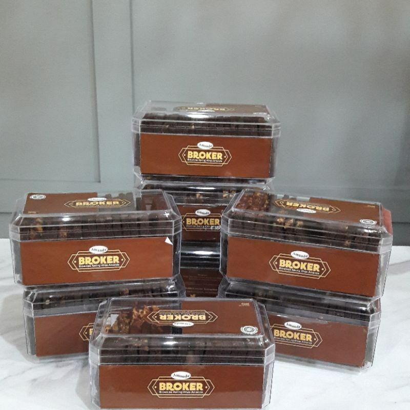 

BROWNIS KERING AMANDA /BROKER MAKASSAR Snack Point