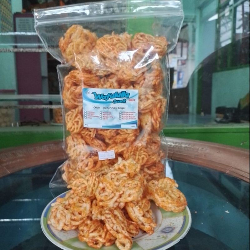 

Kerupuk mawar pedas Seblak rafael 250gr kerupuk pedo daun jeruk